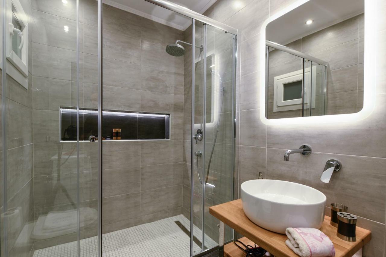 Adell Luxury Apartments Kavala Buitenkant foto